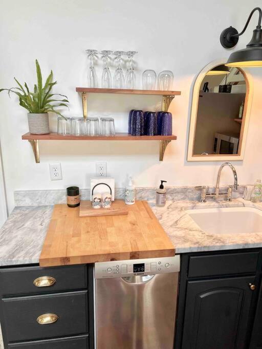 Liz Lane Cottage- Entire Guesthouse Charleston Ngoại thất bức ảnh