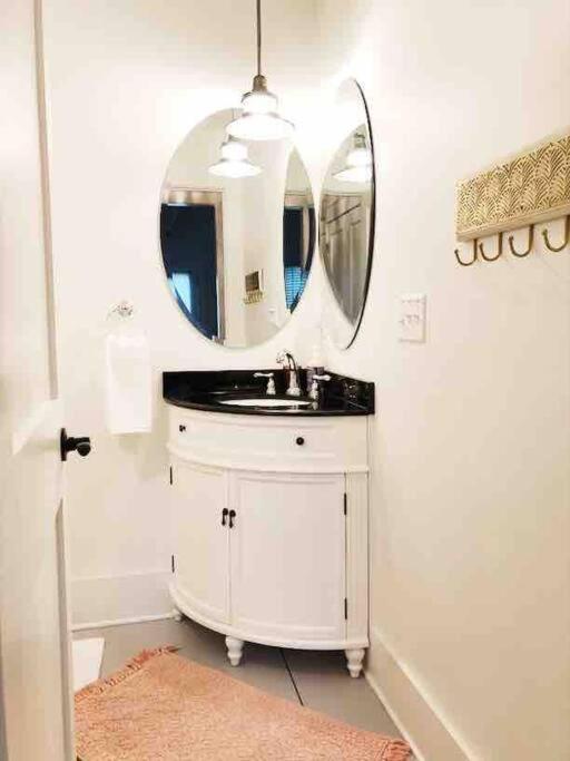 Liz Lane Cottage- Entire Guesthouse Charleston Ngoại thất bức ảnh